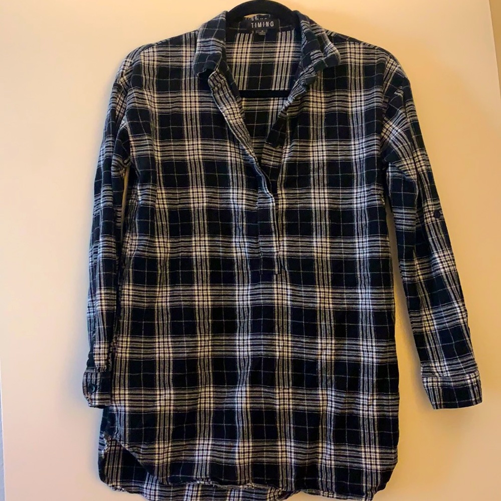 preppy black plaid long-sleeved collared shirt
